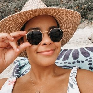 Meet your Posher, Alexandra